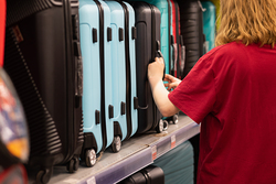 3 Luggage Buying Tips to Make Your Airport Experience Effortless image