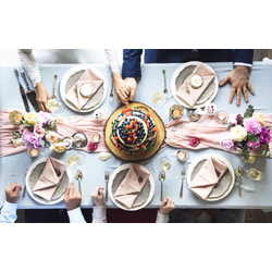 5 Genius Tips on How to Decorate your Dining Table for Any Occasion image